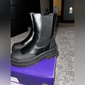 Women’s Calf High Boots